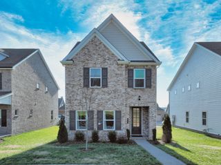 621 Trotters Aly, Gallatin, TN 37066