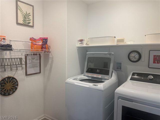 5916 Swift Lariat Street, Las Vegas, NV 89113