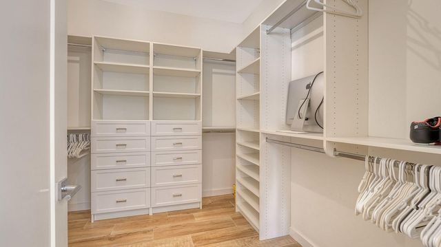 6136 HOLLYWOOD BOULEVARD, Sarasota, FL 34231