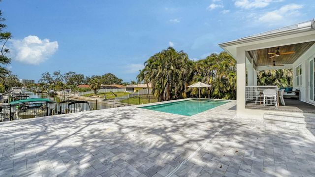 6136 HOLLYWOOD BOULEVARD, Sarasota, FL 34231