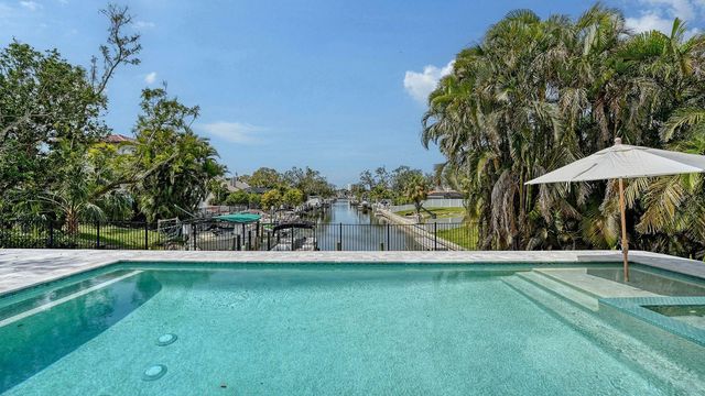 6136 HOLLYWOOD BOULEVARD, Sarasota, FL 34231