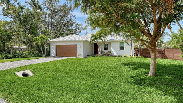 6136 HOLLYWOOD BOULEVARD, Sarasota, FL 34231