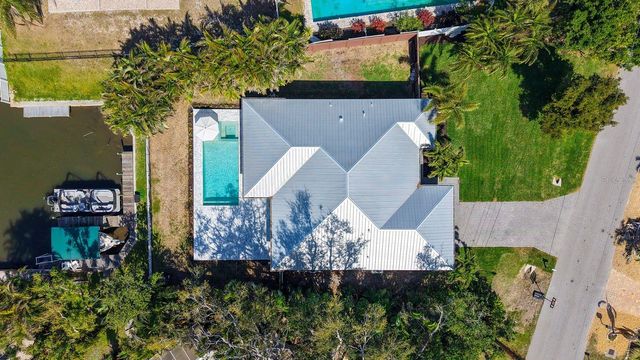 6136 HOLLYWOOD BOULEVARD, Sarasota, FL 34231