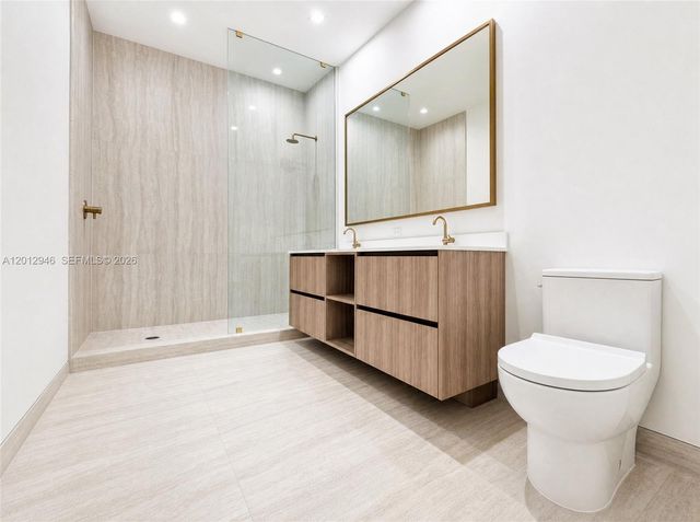 77 SE 5 Street UPH03, Miami, FL 33131
