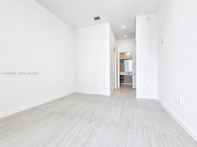 77 SE 5 Street UPH03, Miami, FL 33131