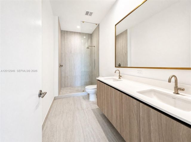 77 SE 5 Street UPH03, Miami, FL 33131