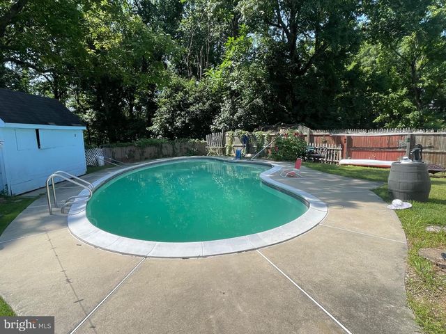 816 INDIAN TRL, Woodbury, NJ 08096