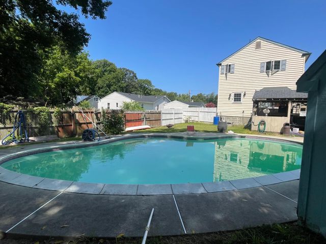 816 INDIAN TRL, Woodbury, NJ 08096