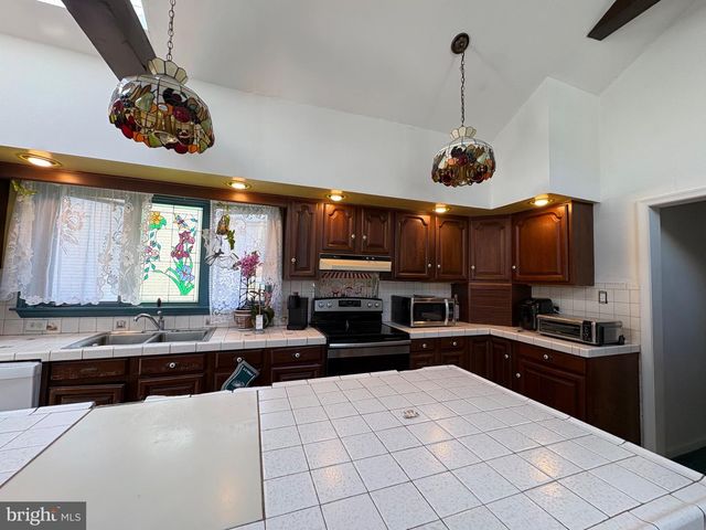 816 INDIAN TRL, Woodbury, NJ 08096