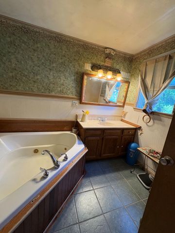 816 INDIAN TRL, Woodbury, NJ 08096