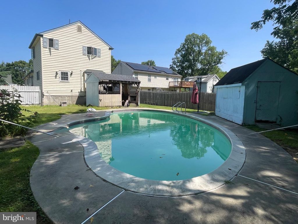 816 INDIAN TRL, Woodbury, NJ 08096