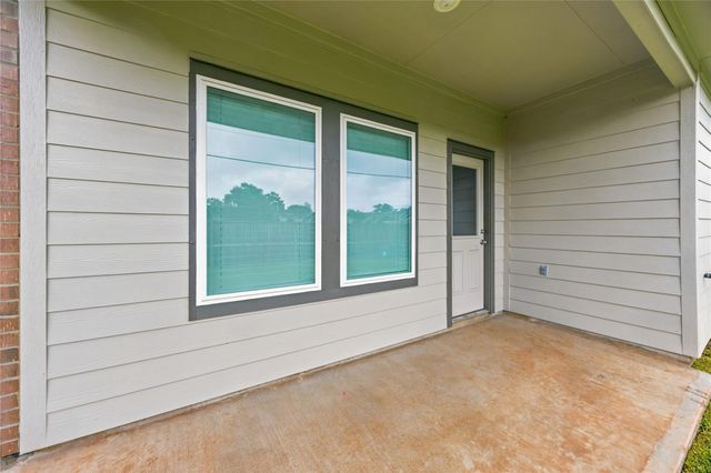 7 Robin Court, Angleton, TX 77515