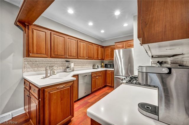 1179 Harwich Court 202, Rocky River, OH 44116