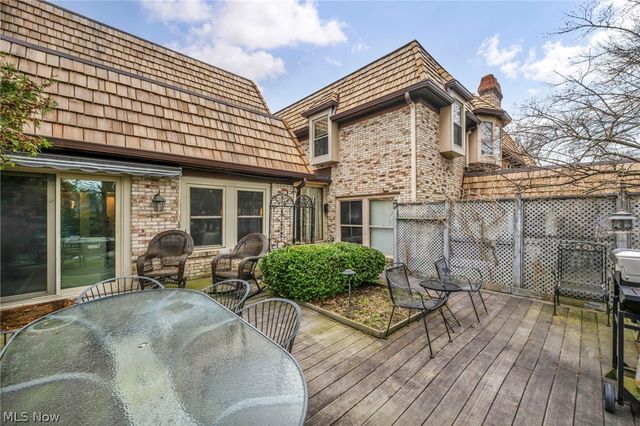 1179 Harwich Court 202, Rocky River, OH 44116