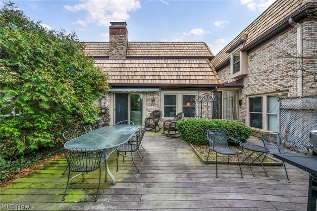 1179 Harwich Court 202, Rocky River, OH 44116