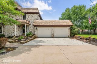 1179 Harwich Court 202, Rocky River, OH 44116