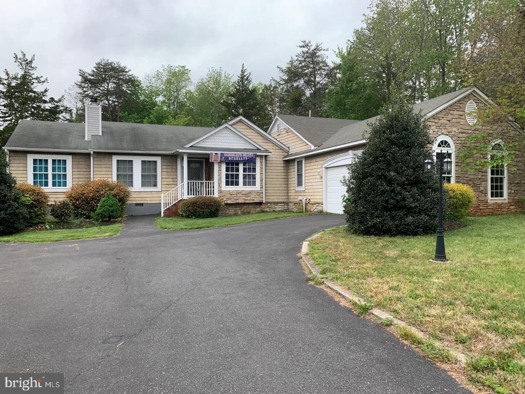 109 FAIRFAX LN, Locust Grove, VA 22508