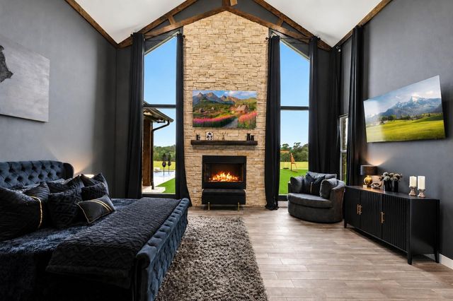 8000 E County Road 212, Buffalo, TX 75831