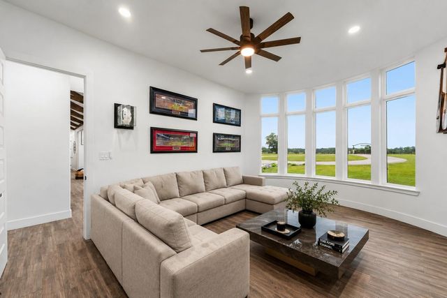 8000 E County Road 212, Buffalo, TX 75831