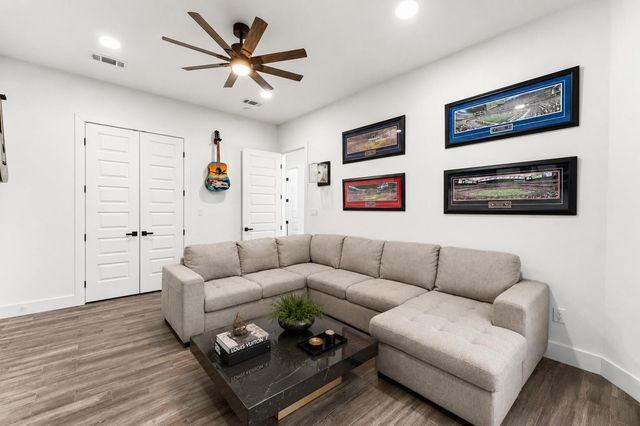 8000 E County Road 212, Buffalo, TX 75831