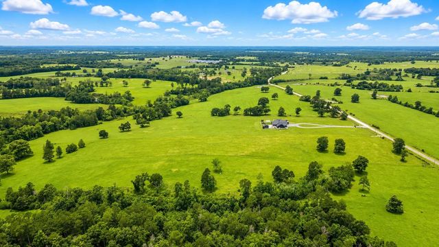 8000 E County Road 212, Buffalo, TX 75831