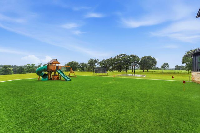 8000 E County Road 212, Buffalo, TX 75831