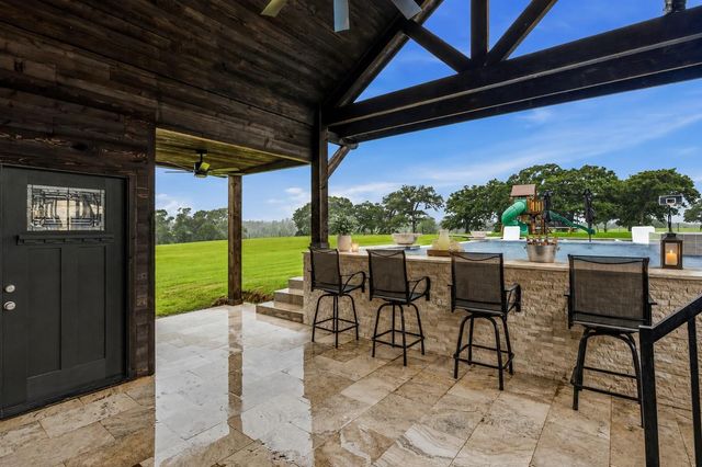 8000 E County Road 212, Buffalo, TX 75831