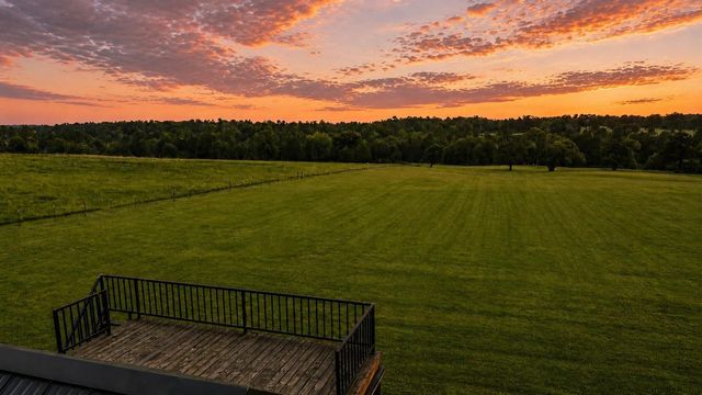 8000 E County Road 212, Buffalo, TX 75831