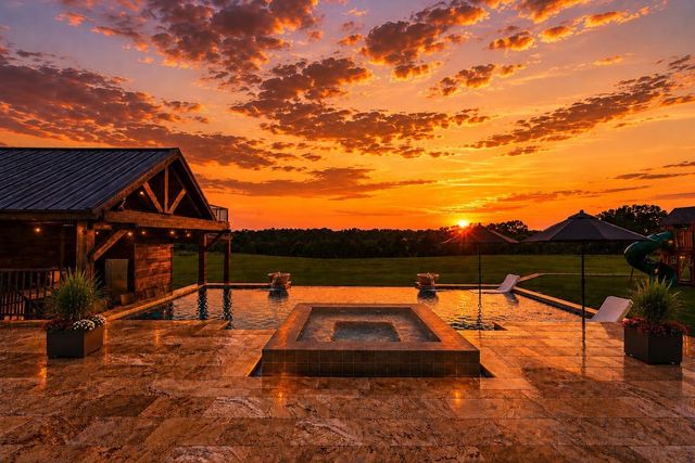 8000 E County Road 212, Buffalo, TX 75831