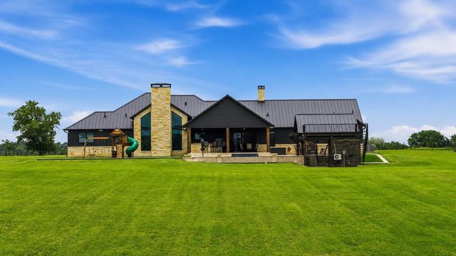 8000 E County Road 212, Buffalo, TX 75831