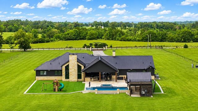 8000 E County Road 212, Buffalo, TX 75831