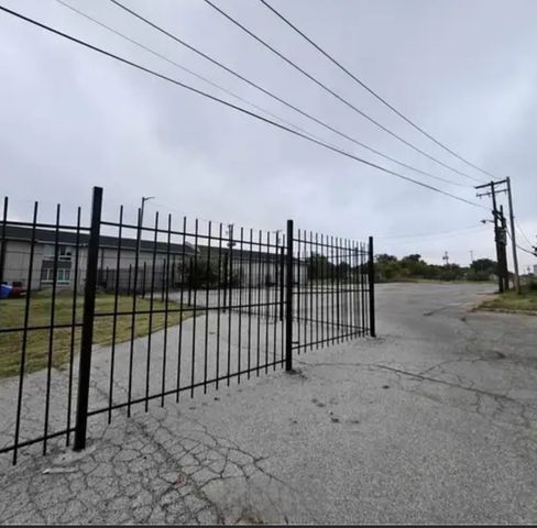 503 SW 23rd Street, Grand Prairie, TX 75051