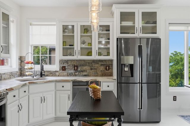 175 Split Rock Drive, Hollister, MO 65672
