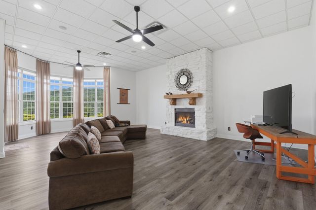 175 Split Rock Drive, Hollister, MO 65672
