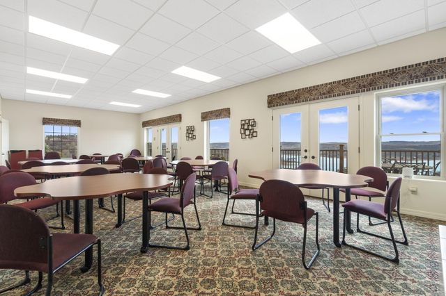 175 Split Rock Drive, Hollister, MO 65672