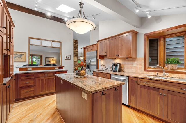 525 Park Lane, Orono, MN 55356