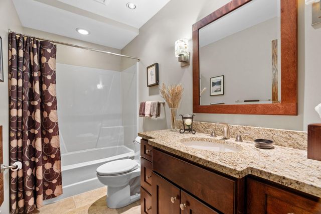 525 Park Lane, Orono, MN 55356
