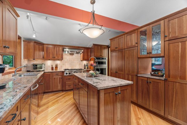 525 Park Lane, Orono, MN 55356