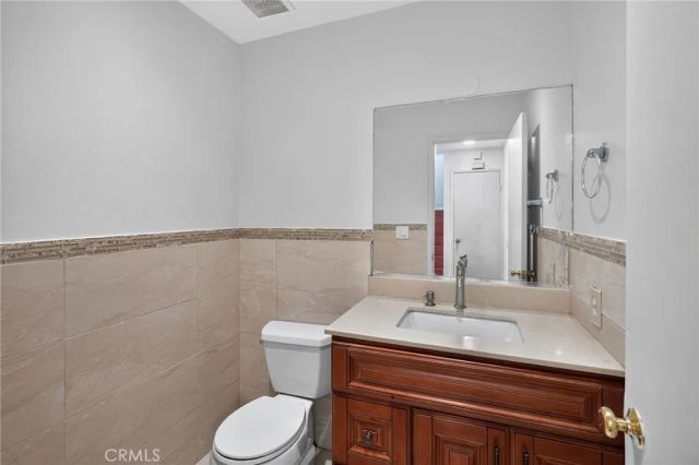 5130 W 1st E, Santa Ana, CA 92703