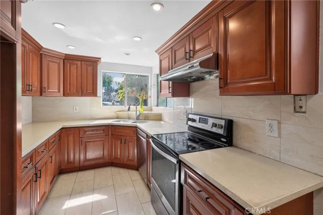 5130 W 1st E, Santa Ana, CA 92703