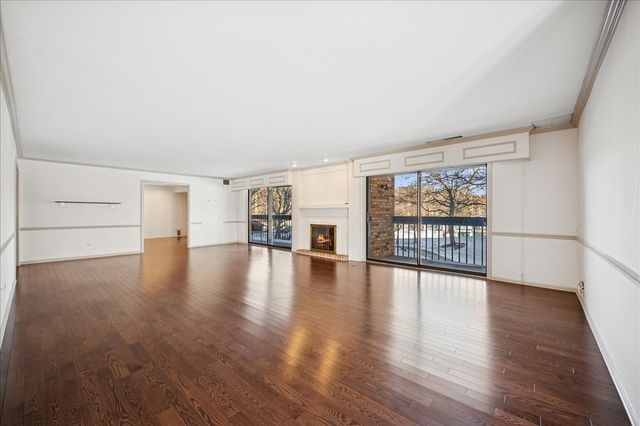 3741 Mission Hills Road 102, Northbrook, IL 60062