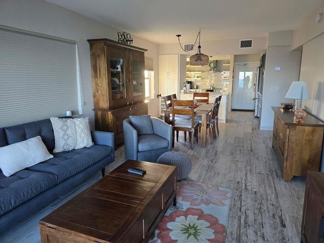 1035 Hillsboro Mile 31, Hillsboro Beach, FL 33062