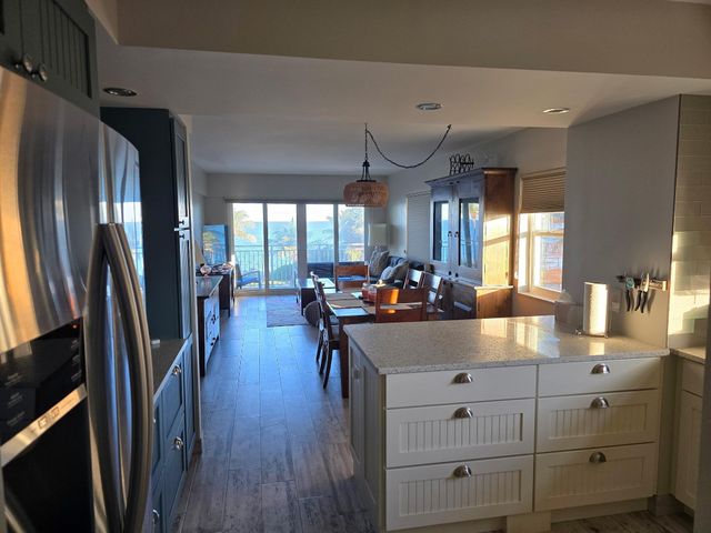 1035 Hillsboro Mile 31, Hillsboro Beach, FL 33062