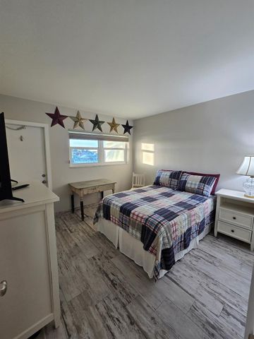 1035 Hillsboro Mile 31, Hillsboro Beach, FL 33062