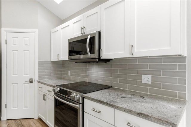 103 Ajuga CT, Lakeway, TX 78734