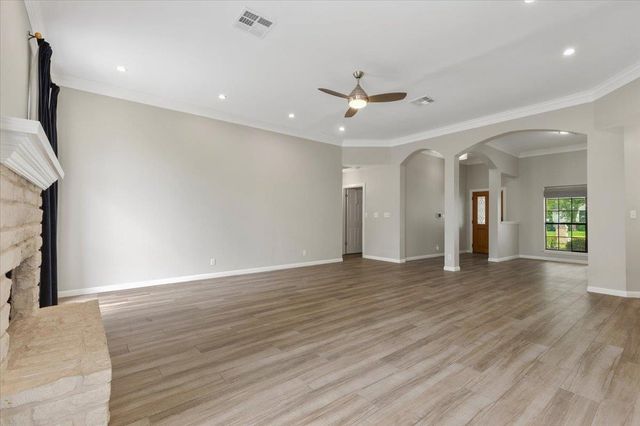 103 Ajuga CT, Lakeway, TX 78734