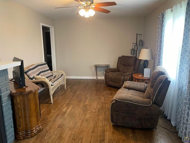 238 SW MacVicar AVE, Topeka, KS 66606
