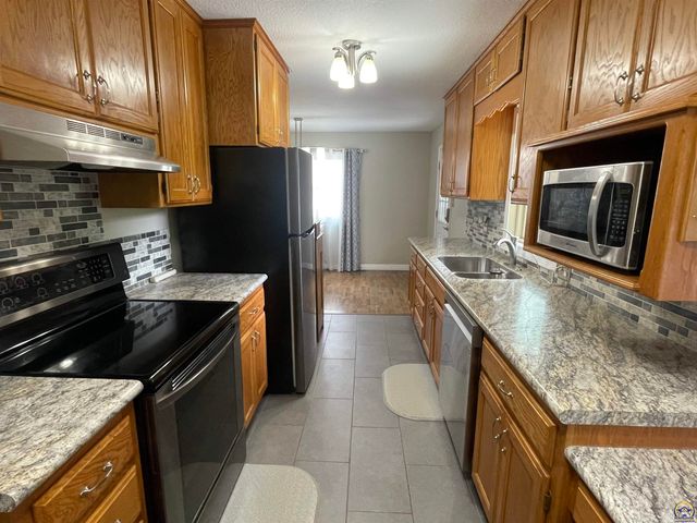 238 SW MacVicar AVE, Topeka, KS 66606