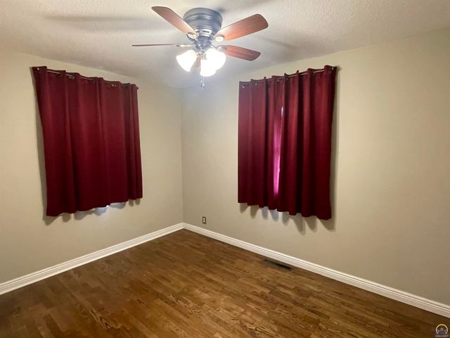 238 SW MacVicar AVE, Topeka, KS 66606