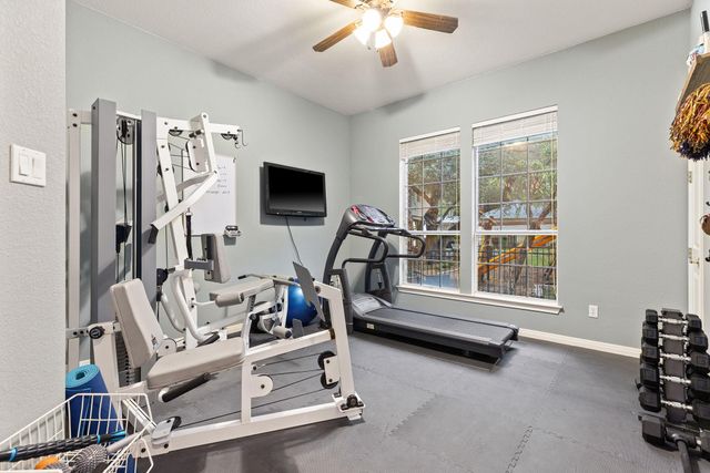 908 Golden Bear CV, Round Rock, TX 78664